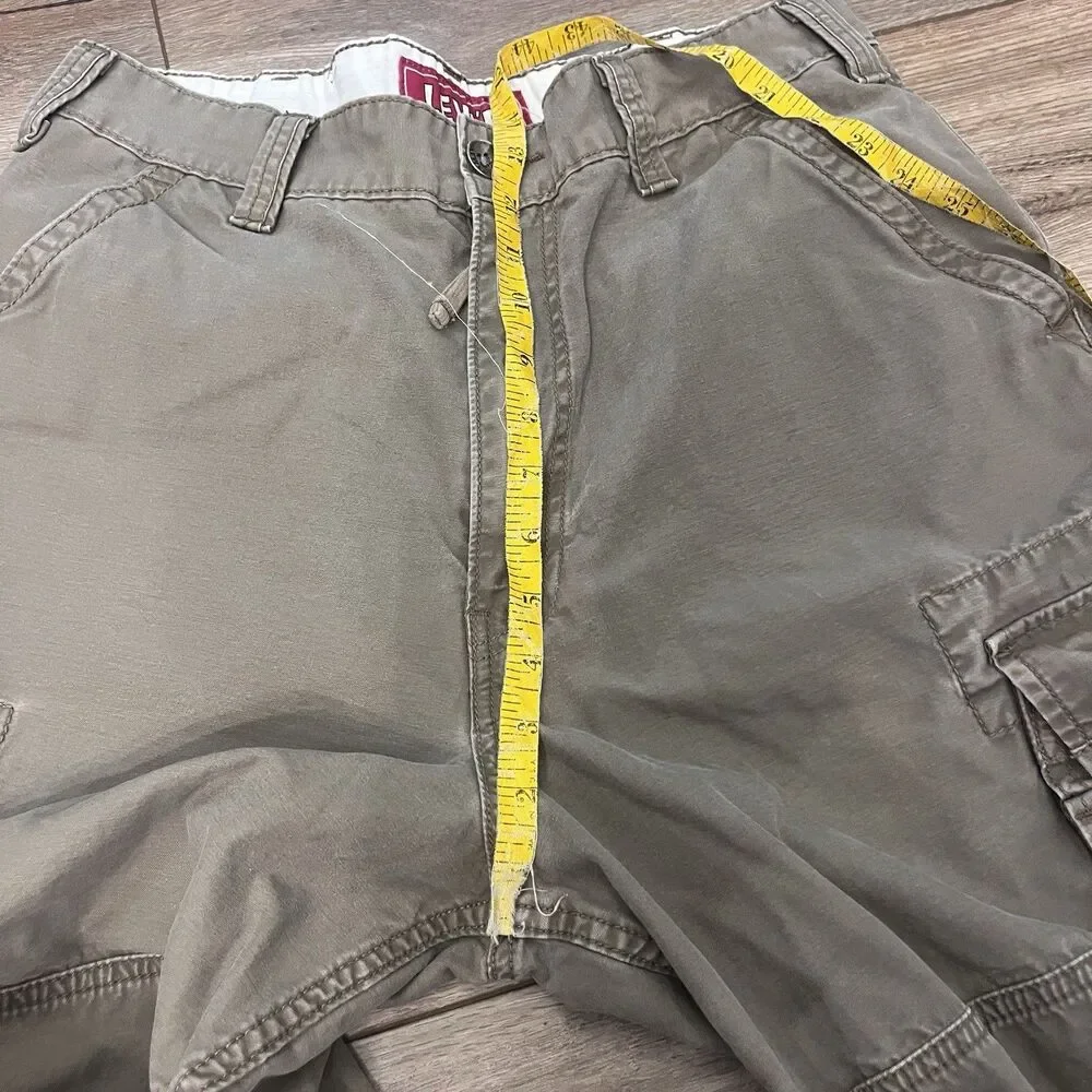 Vintage Y2K Levi's Brown Cargo Utility Shorts Baggy Workwear Skater Grunge Sz 32